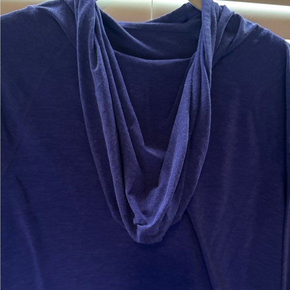 Athletic long sleeve top - Picture 3 of 3